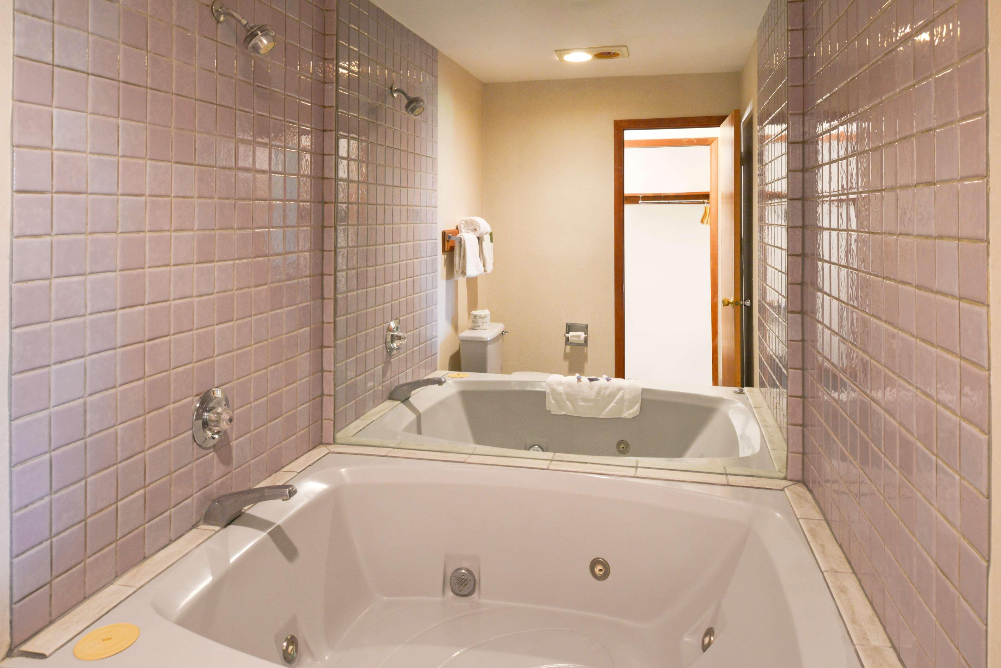 Americas Best Value Inn Plattsburgh Esterno foto