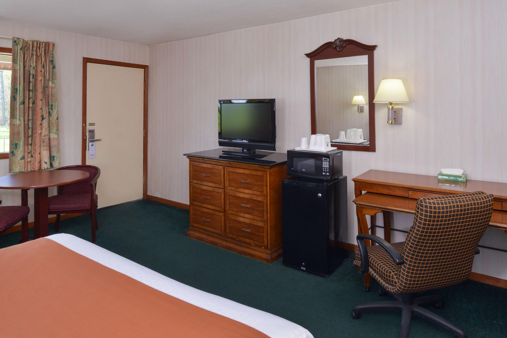 Americas Best Value Inn Plattsburgh Esterno foto