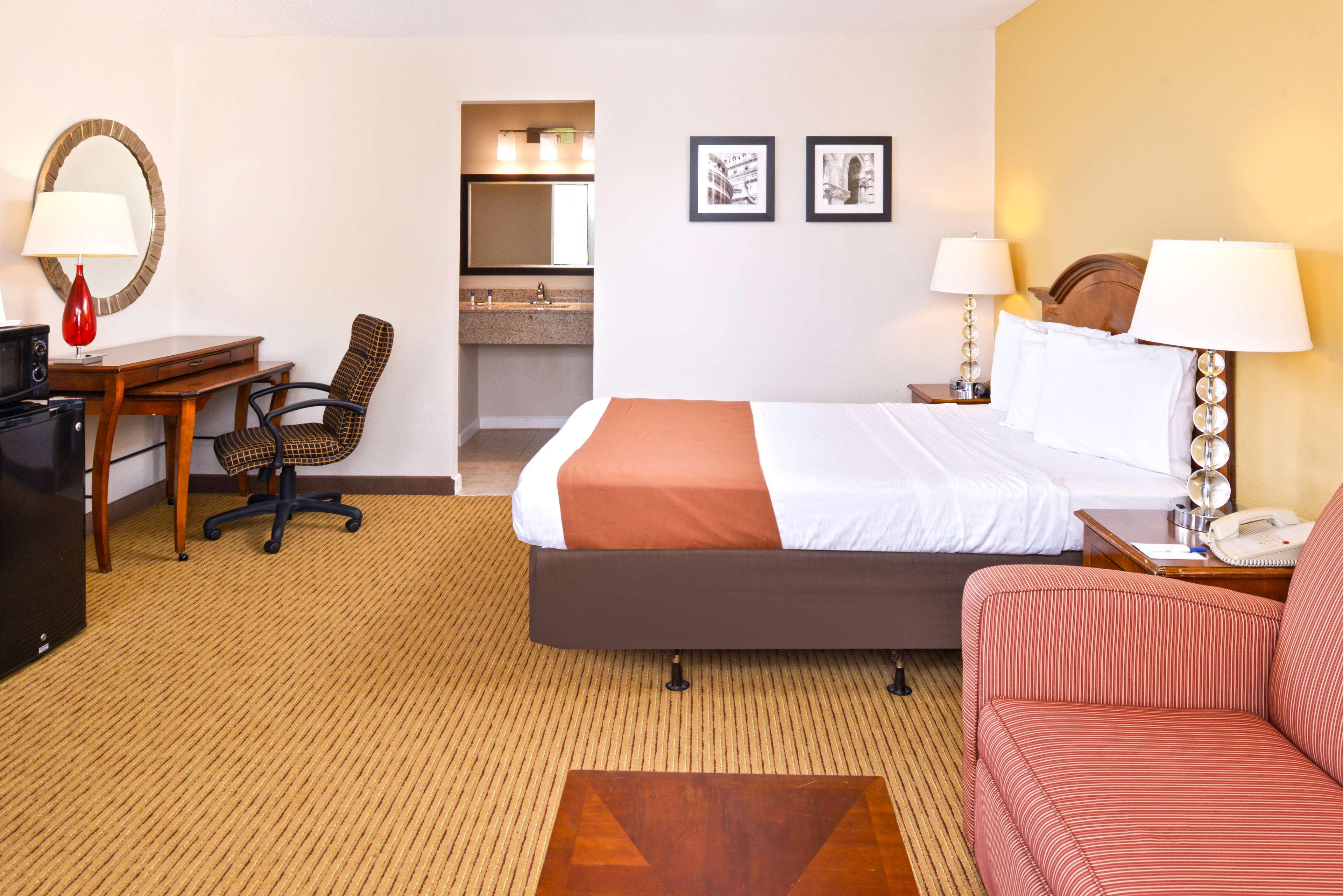 Americas Best Value Inn Plattsburgh Esterno foto