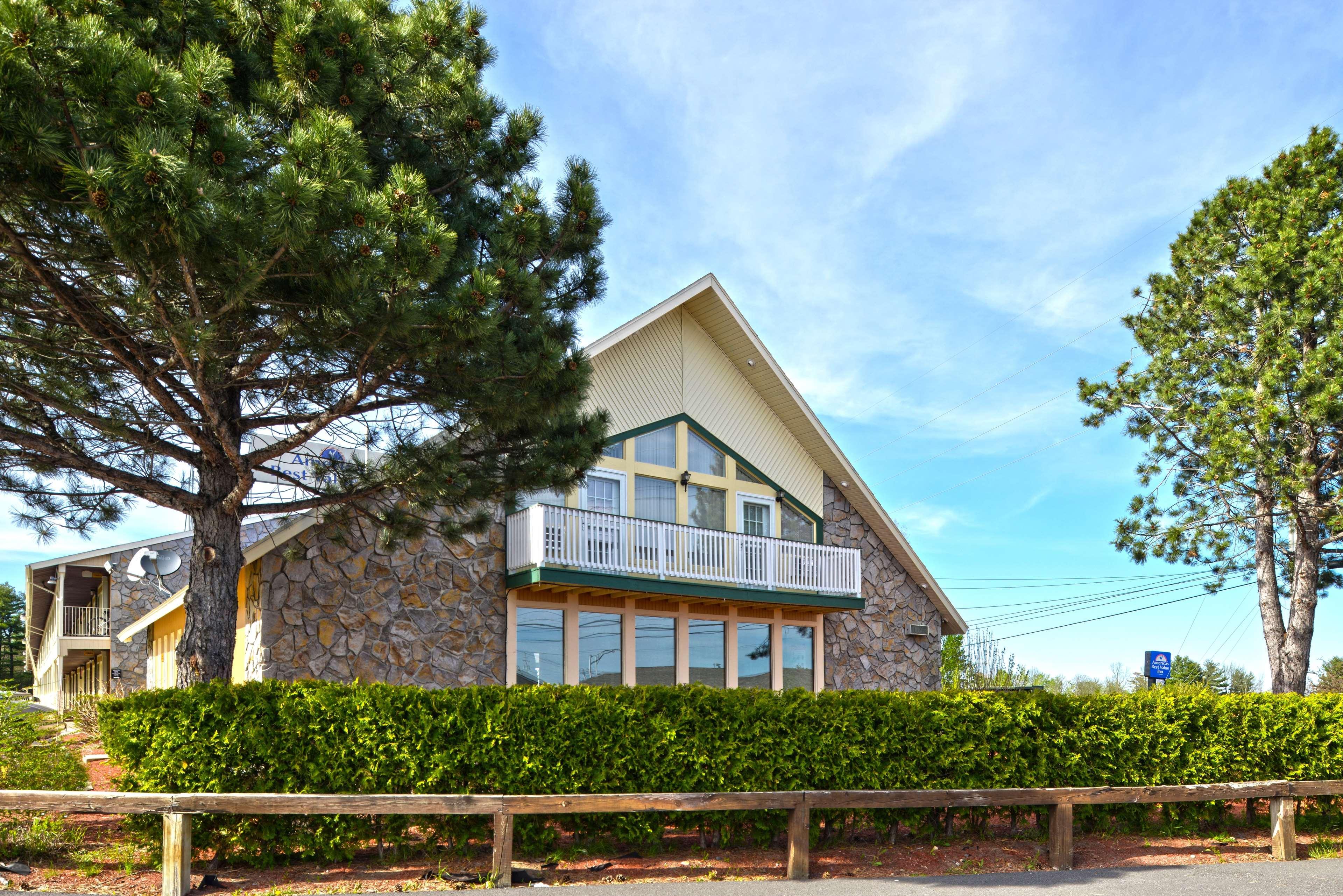 Americas Best Value Inn Plattsburgh Esterno foto