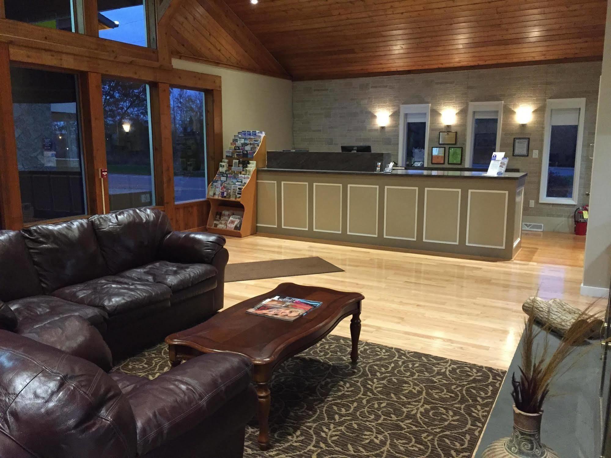 Americas Best Value Inn Plattsburgh Esterno foto