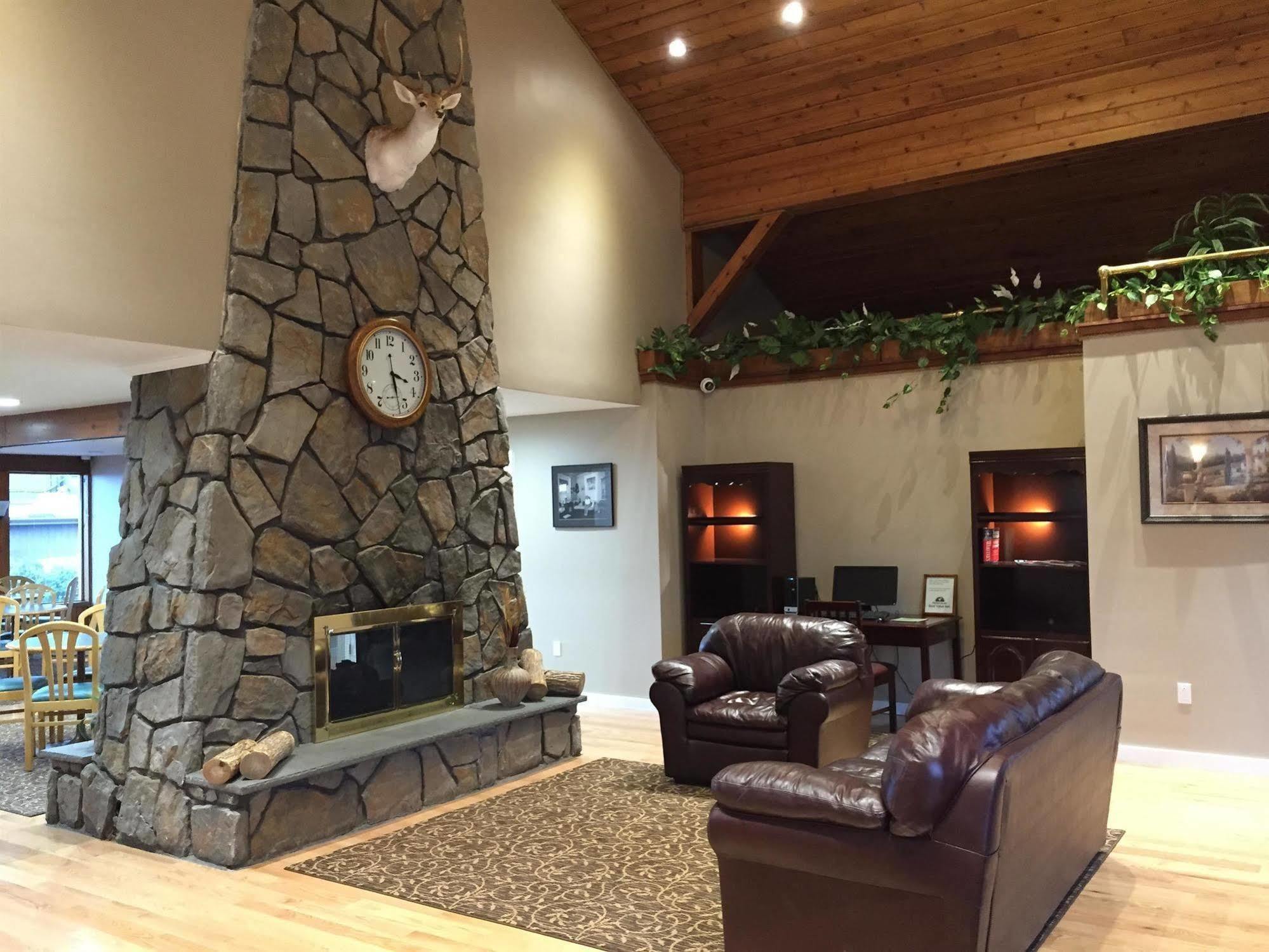 Americas Best Value Inn Plattsburgh Esterno foto